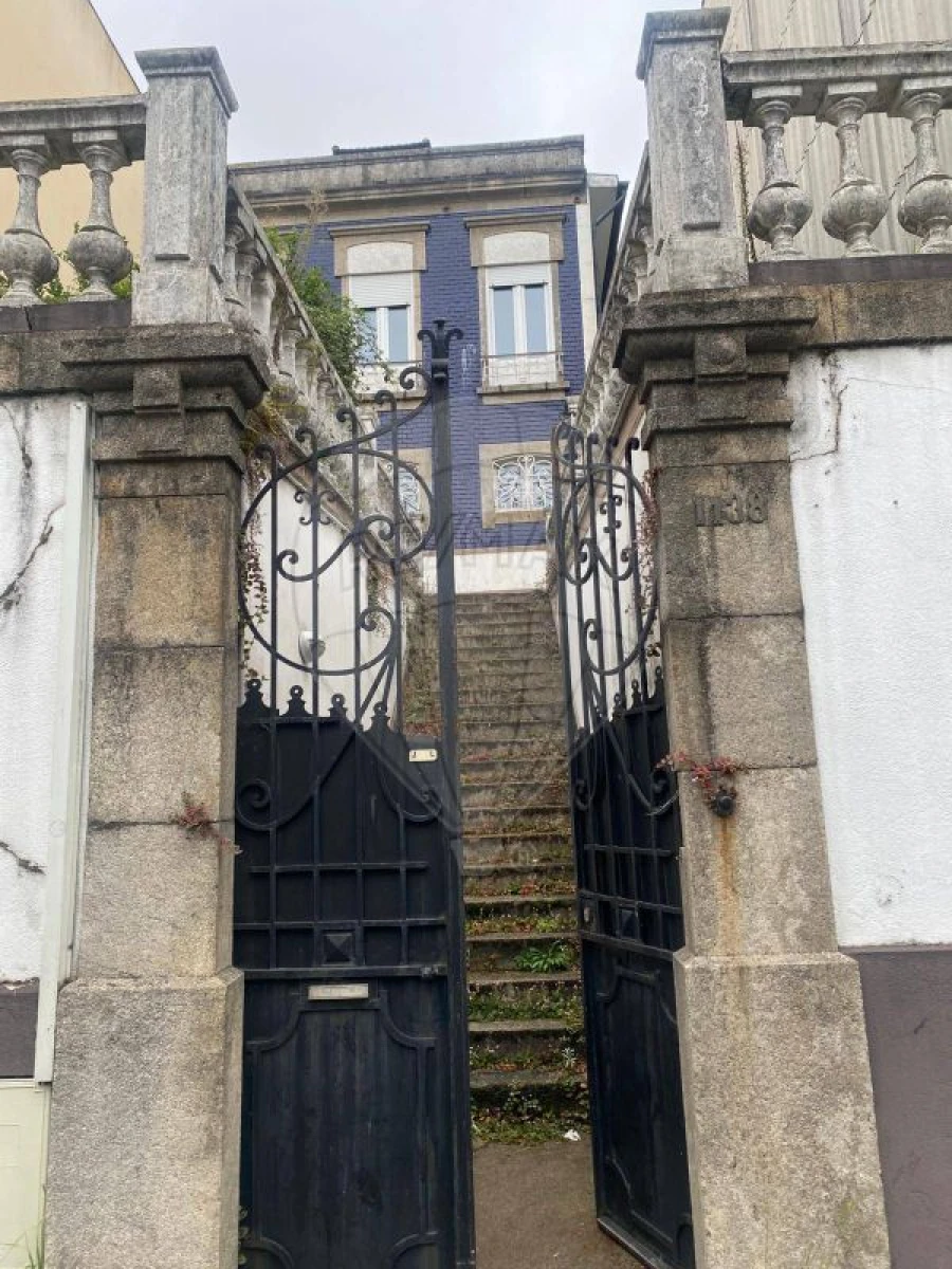 Moradia T4 para Venda em Campanhã Foto 3