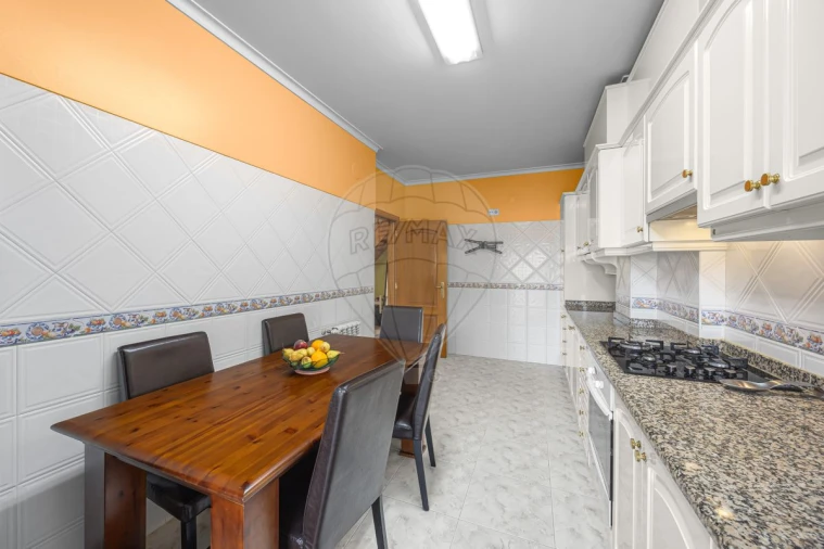 Apartamento T4 para Venda em Santa Maria, São Pedro e Matacães Foto 7