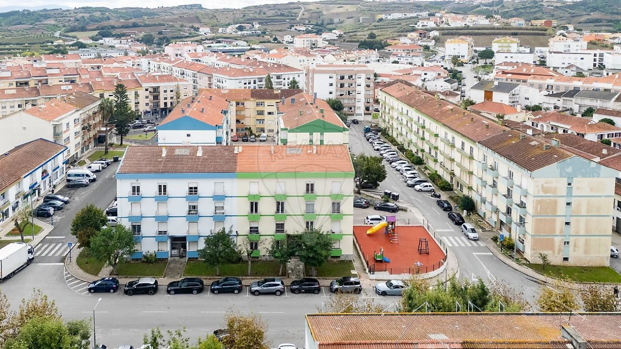 Apartamento T3 para Venda em Lourinhã e Atalaia Foto 1
