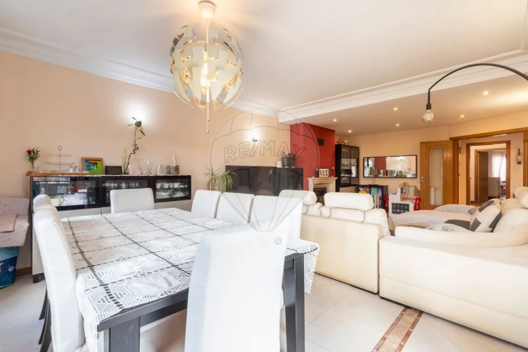 Apartamento T2 para Venda em Sapataria Foto 4