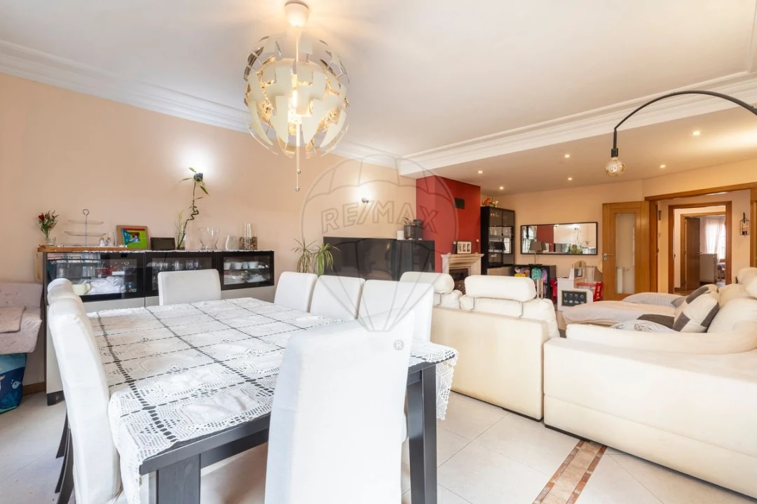 Apartamento T2 para Venda em Sapataria Foto 4