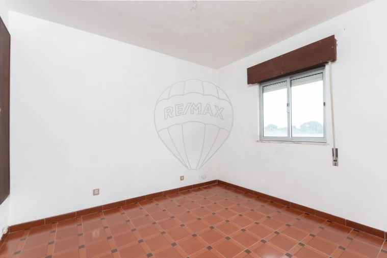 Moradia T3 para Venda em Aveiras de Baixo Foto 16