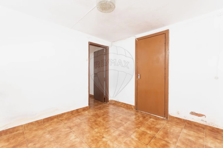 Moradia T3 para Venda em Aveiras de Baixo Foto 8