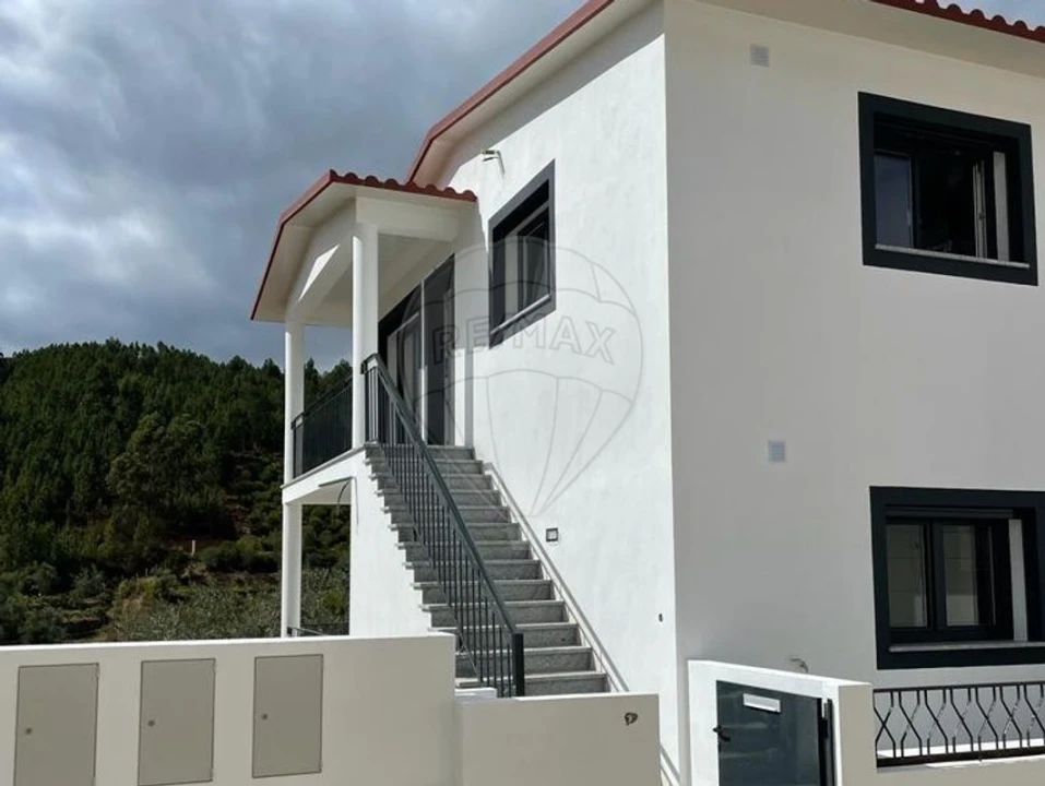 Apartamento T2 para Venda em Vila de Rei Foto 2