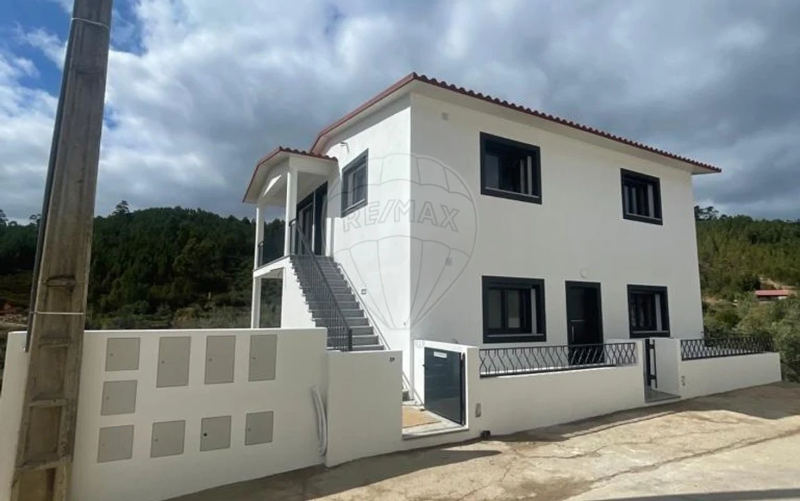 Apartamento T2 para Venda em Vila de Rei Foto 1