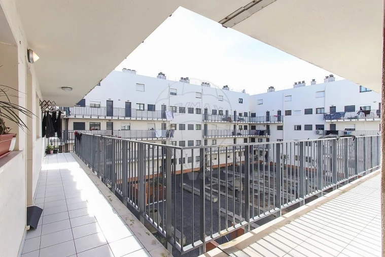 Apartamento T2 para Venda em Santa Clara Foto 21