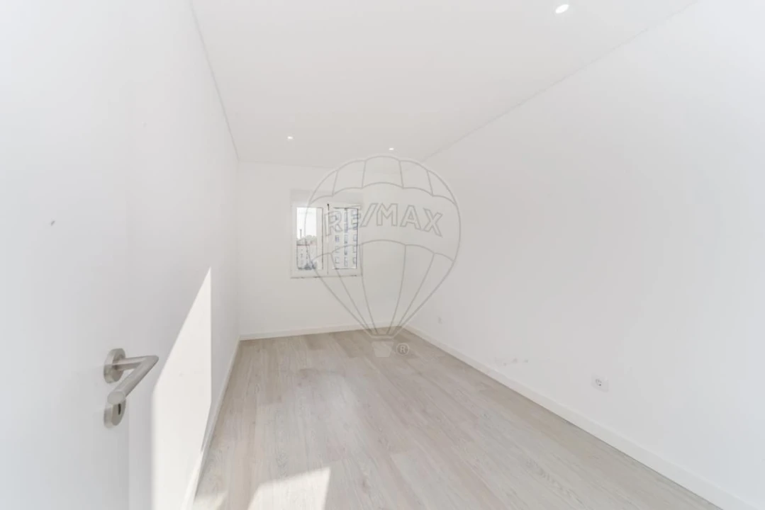 Apartamento T3 para Venda em Olivais Foto 3