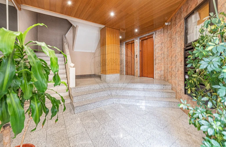 Apartamento T3 para Arrendamento em Sacavém e Prior Velho Foto 25