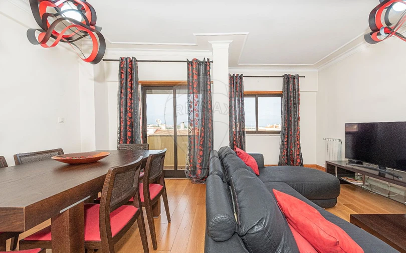 Apartamento T3 para Arrendamento em Sacavém e Prior Velho Foto 3