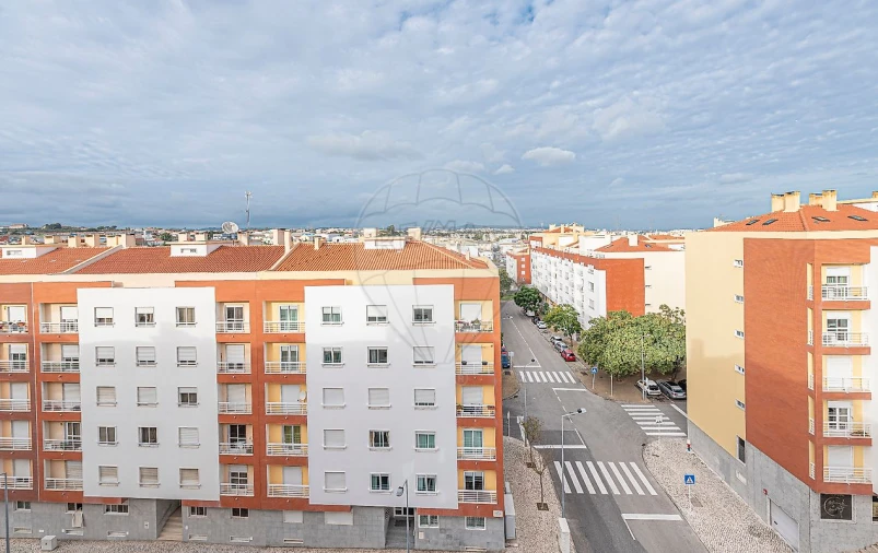 Apartamento T3 para Arrendamento em Sacavém e Prior Velho Foto 8