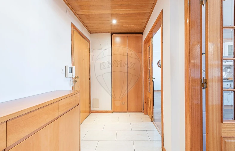 Apartamento T3 para Arrendamento em Sacavém e Prior Velho Foto 12