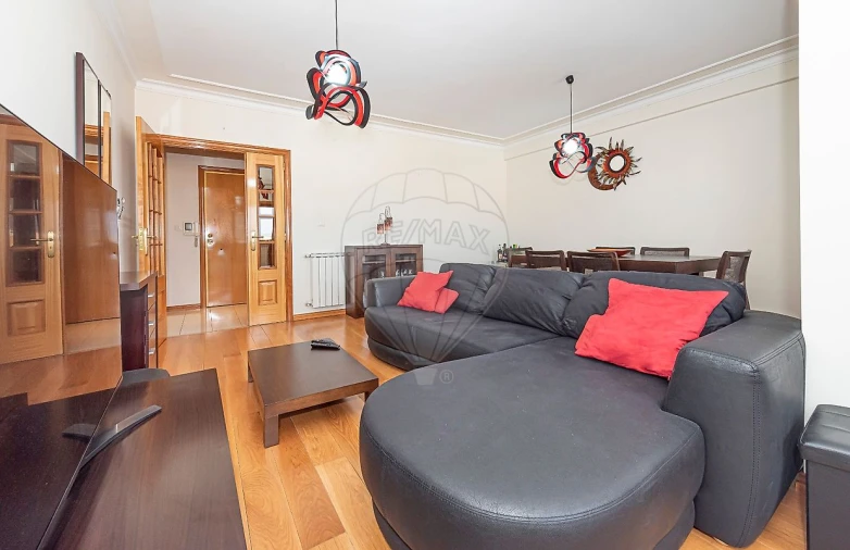 Apartamento T3 para Arrendamento em Sacavém e Prior Velho Foto 5