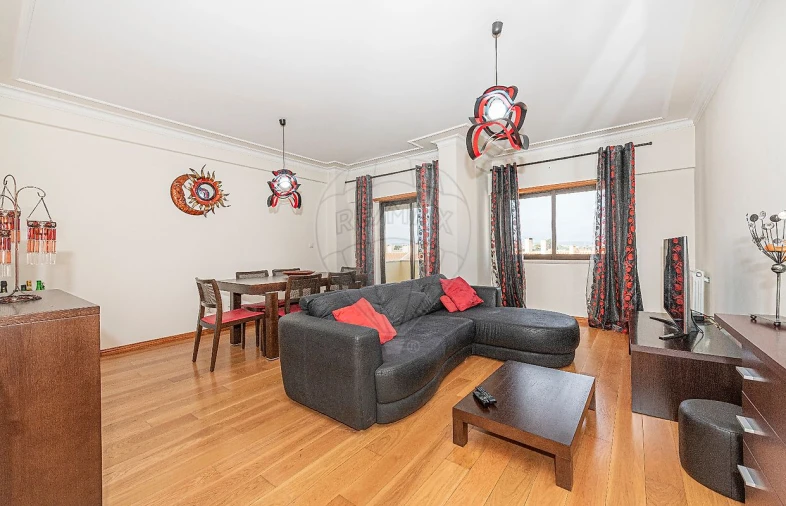 Apartamento T3 para Arrendamento em Sacavém e Prior Velho Foto 2