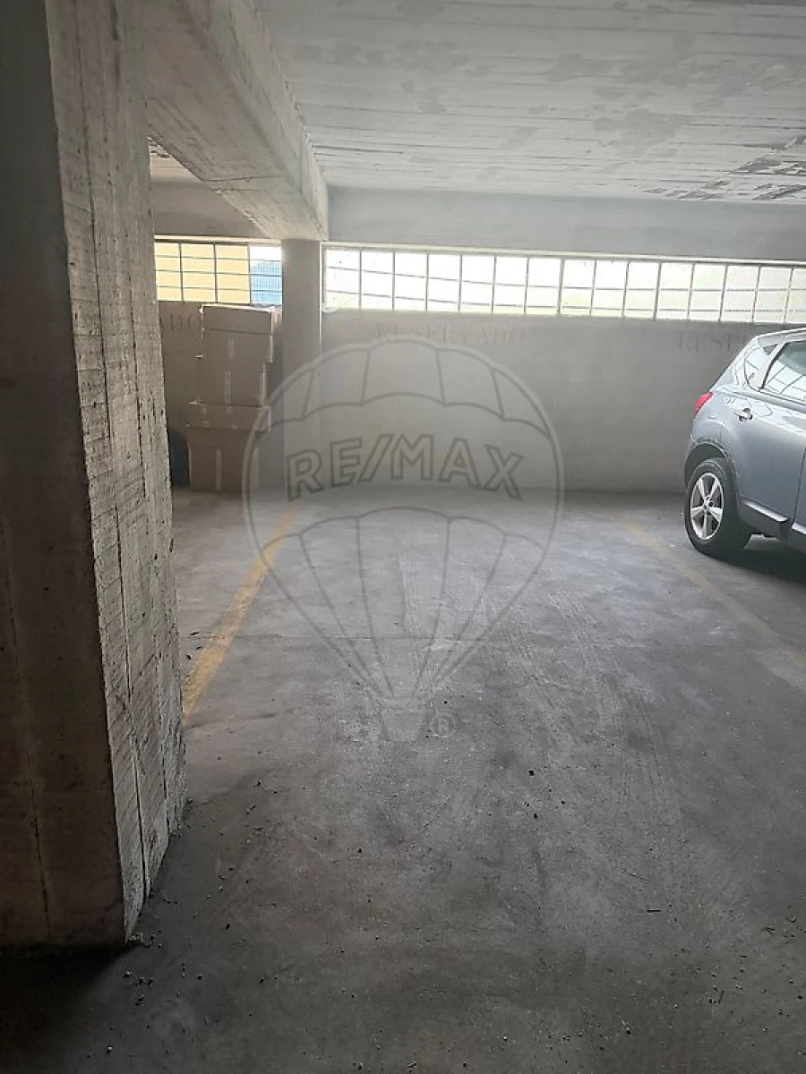 Garagem para Venda em Vila Chã, Codal e Vila Cova de Perrinho Foto 5