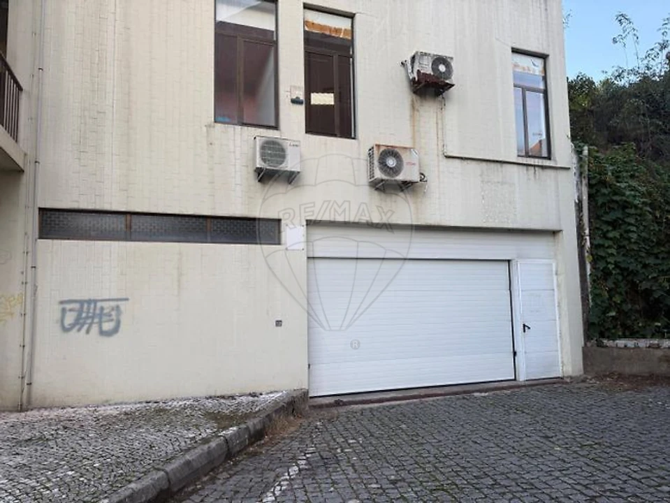 Garagem para Venda em Vila Chã, Codal e Vila Cova de Perrinho Foto 1