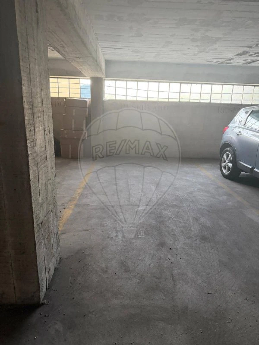 Garagem para Venda em Vila Chã, Codal e Vila Cova de Perrinho