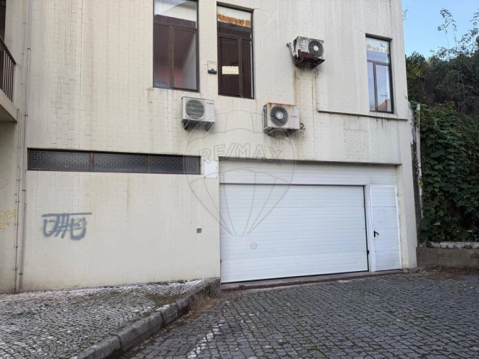 Garagem para Venda em Vila Chã, Codal e Vila Cova de Perrinho Foto 1