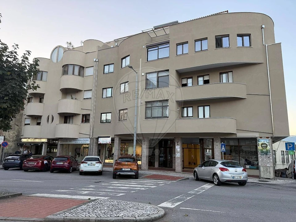 Garagem para Venda em Vila Chã, Codal e Vila Cova de Perrinho Foto 2