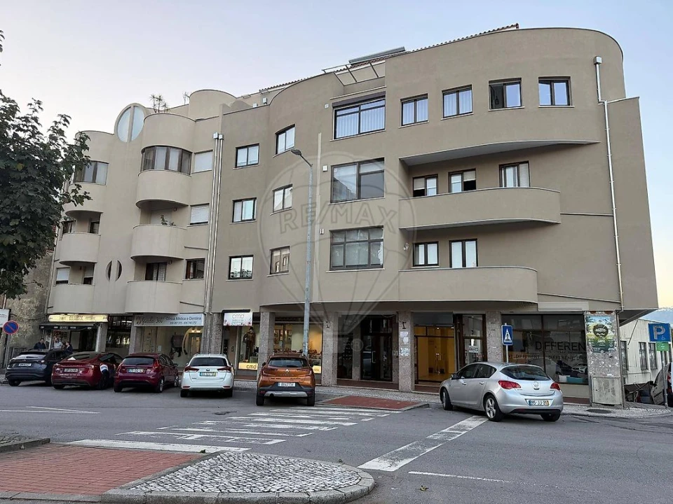 Garagem para Venda em Vila Chã, Codal e Vila Cova de Perrinho Foto 2