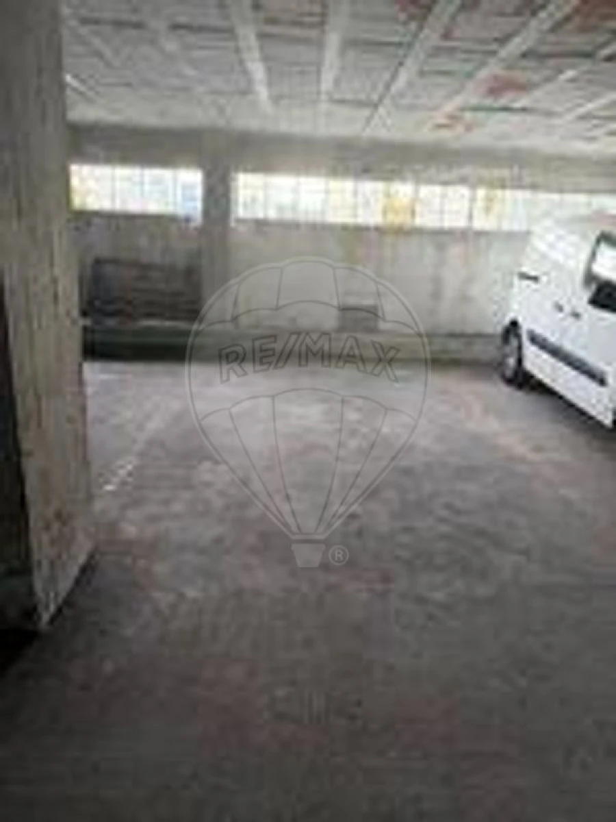 Garagem para Venda em Vila Chã, Codal e Vila Cova de Perrinho Foto 2