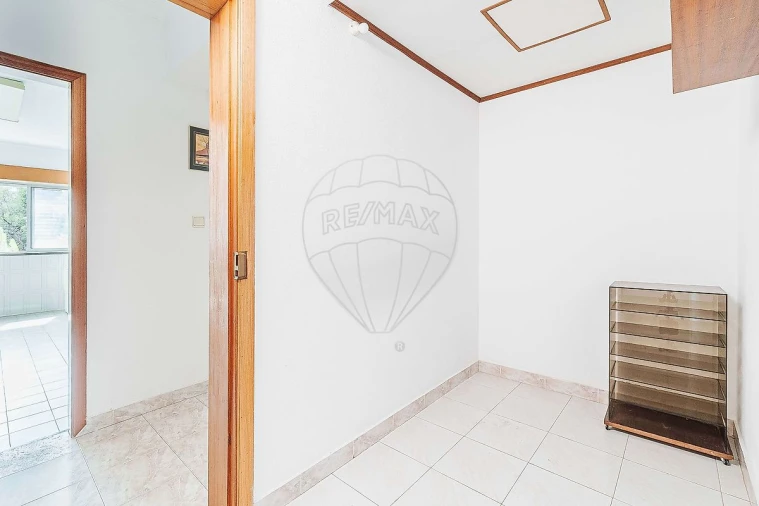 Apartamento T1 para Venda em Camarate, Unhos e Apelação Foto 35