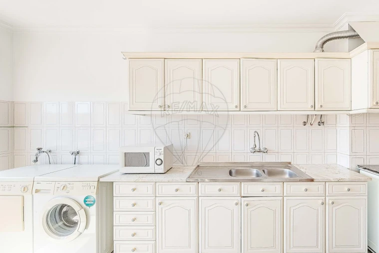 Apartamento T1 para Venda em Camarate, Unhos e Apelação Foto 14