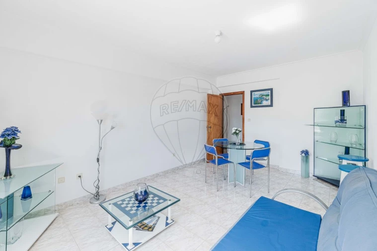 Apartamento T1 para Venda em Camarate, Unhos e Apelação Foto 27