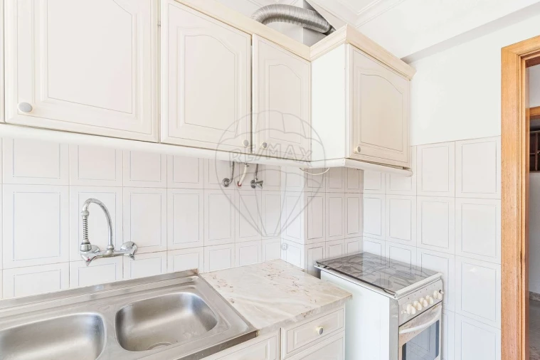 Apartamento T1 para Venda em Camarate, Unhos e Apelação Foto 19