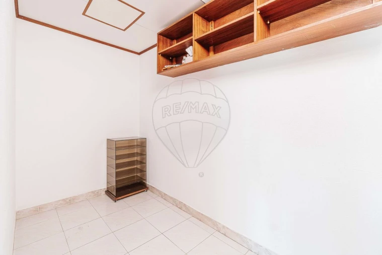 Apartamento T1 para Venda em Camarate, Unhos e Apelação Foto 32