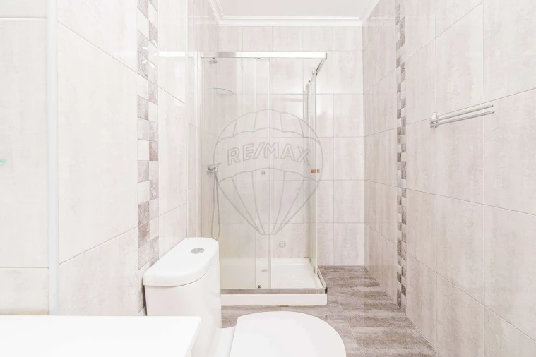 Apartamento T1 para Venda em Camarate, Unhos e Apelação Foto 7