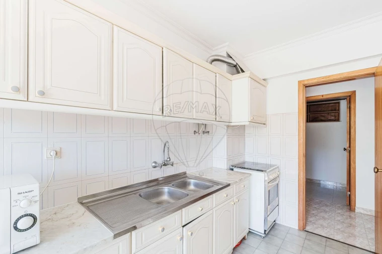 Apartamento T1 para Venda em Camarate, Unhos e Apelação Foto 21