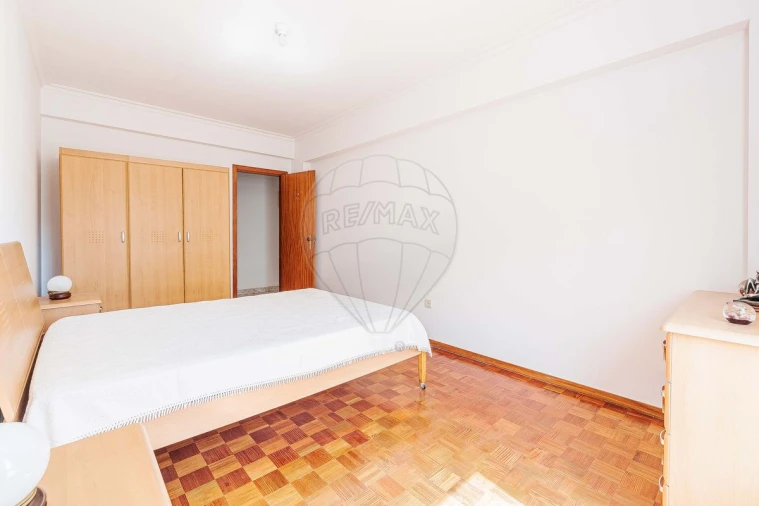 Apartamento T1 para Venda em Camarate, Unhos e Apelação Foto 2