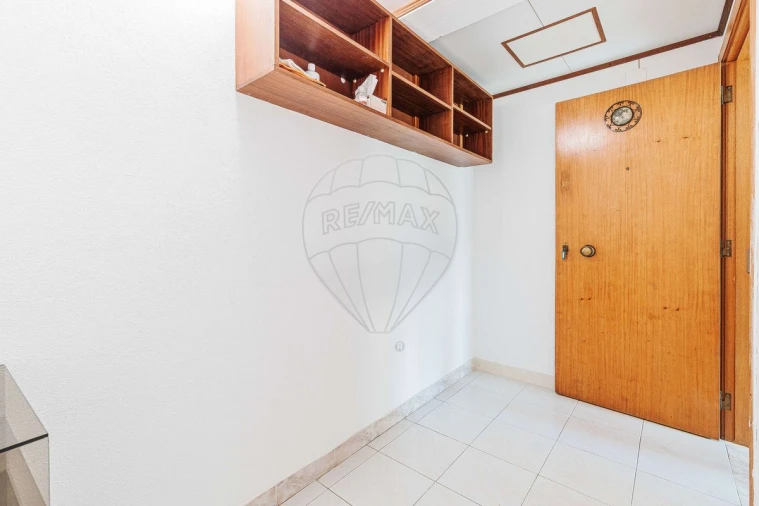 Apartamento T1 para Venda em Camarate, Unhos e Apelação Foto 37