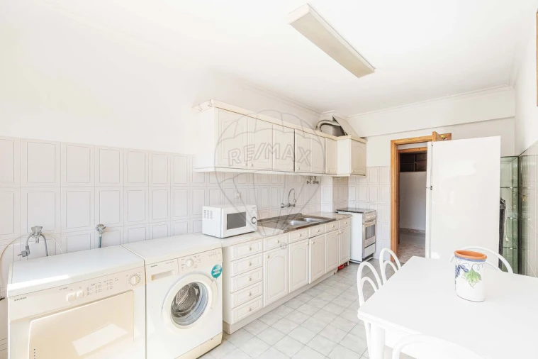 Apartamento T1 para Venda em Camarate, Unhos e Apelação