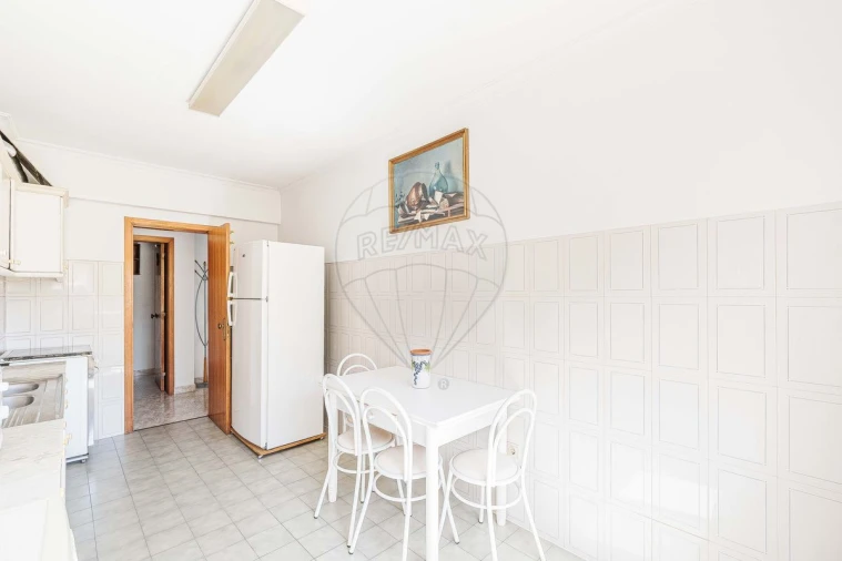 Apartamento T1 para Venda em Camarate, Unhos e Apelação Foto 18