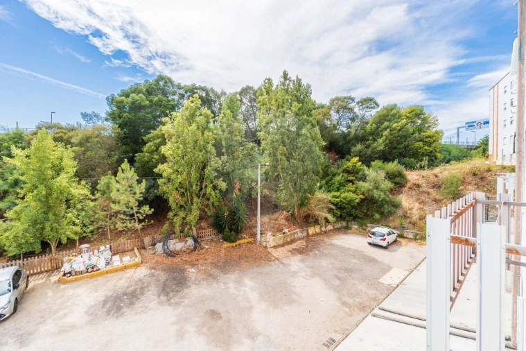 Apartamento T1 para Venda em Camarate, Unhos e Apelação Foto 31