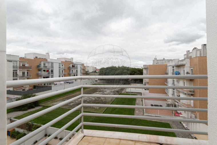 Apartamento T3 para Venda em Vialonga Foto 16