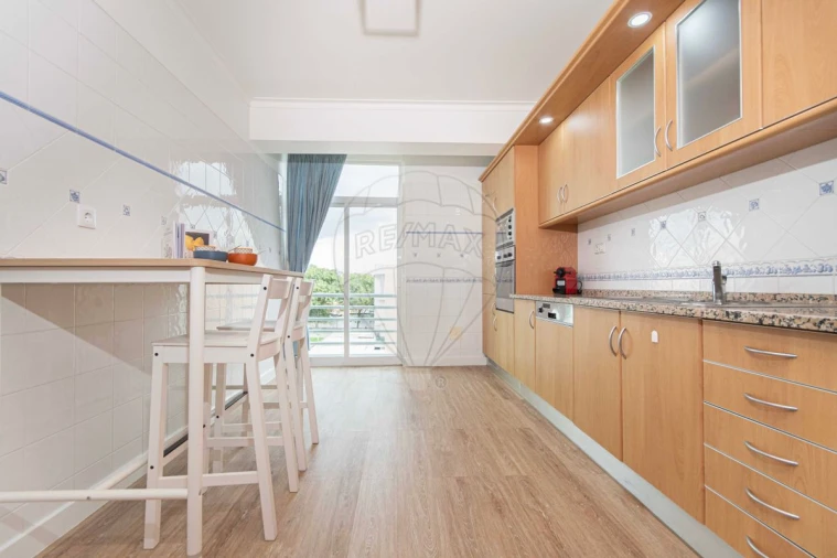 Apartamento T3 para Venda em Vialonga Foto 6