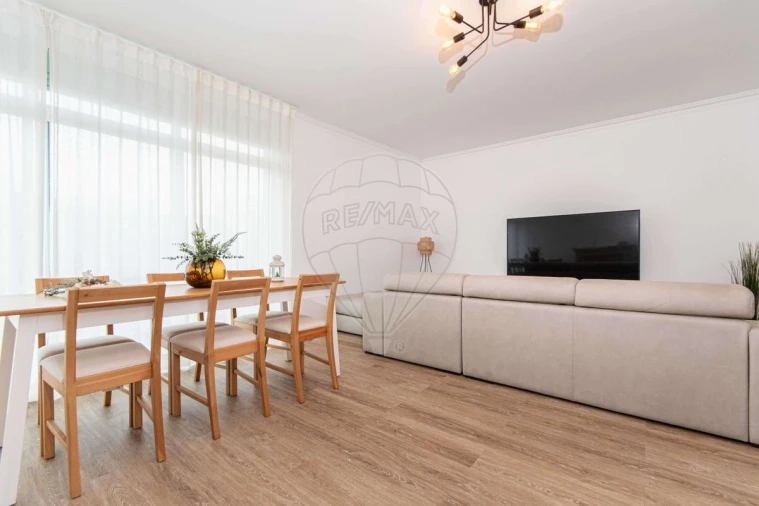 Apartamento T3 para Venda em Vialonga Foto 3