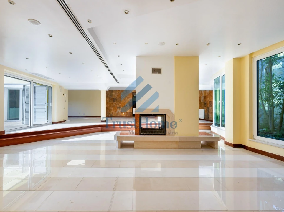 Moradia T6 para Venda em Queluz e Belas Foto 18