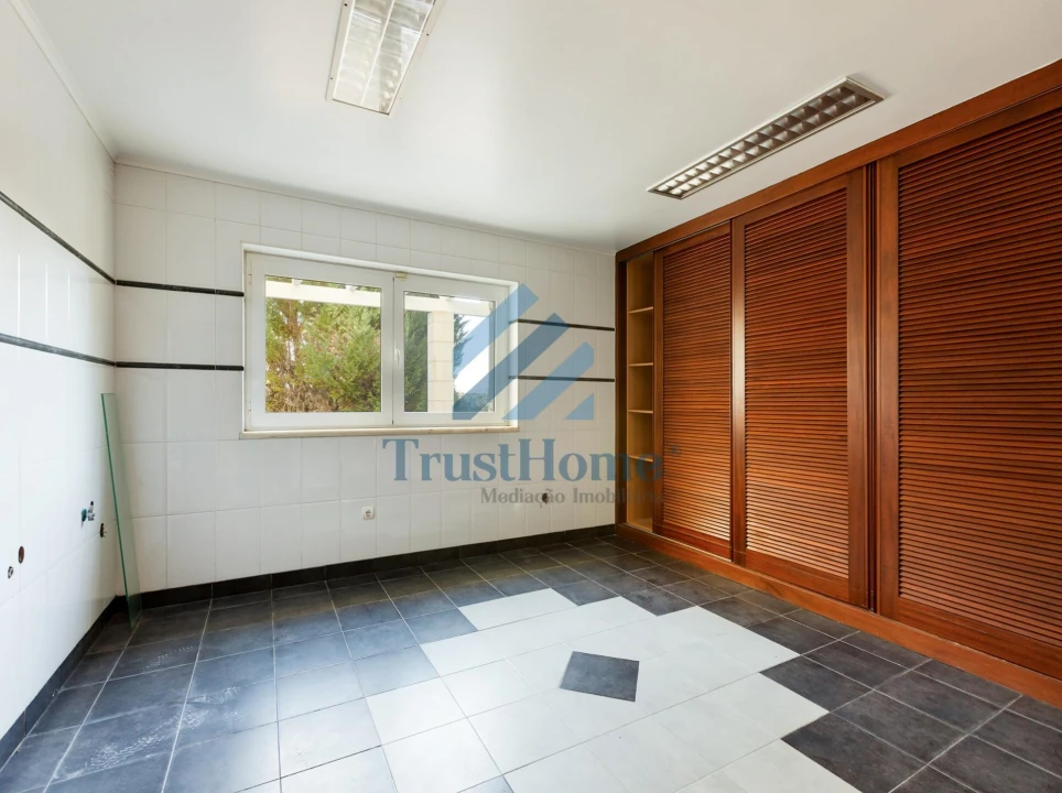 Moradia T6 para Venda em Queluz e Belas Foto 23