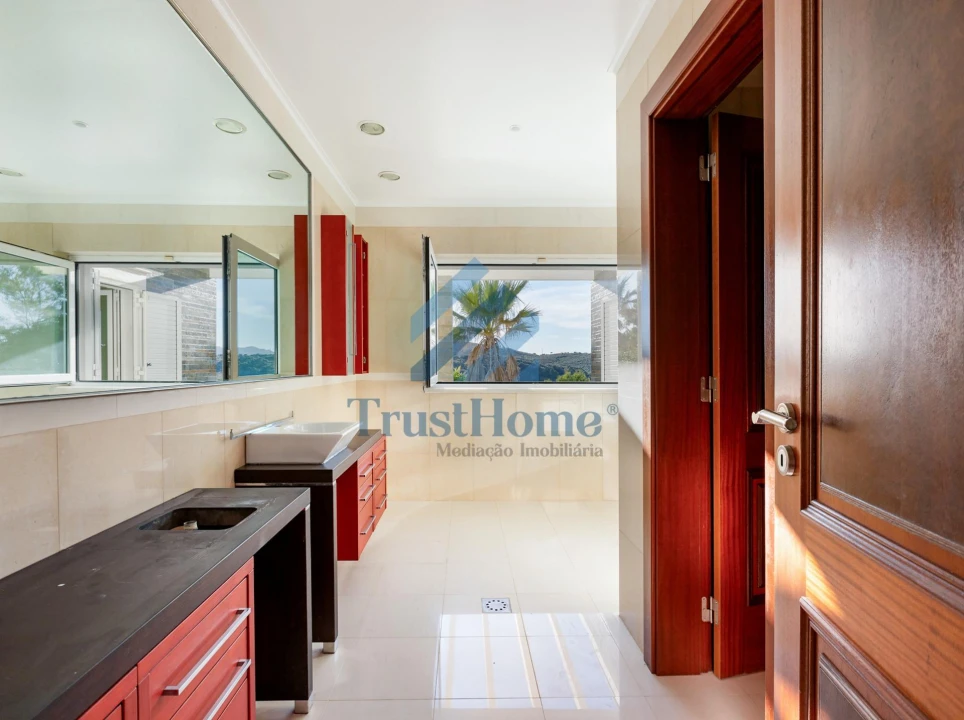 Moradia T6 para Venda em Queluz e Belas Foto 33