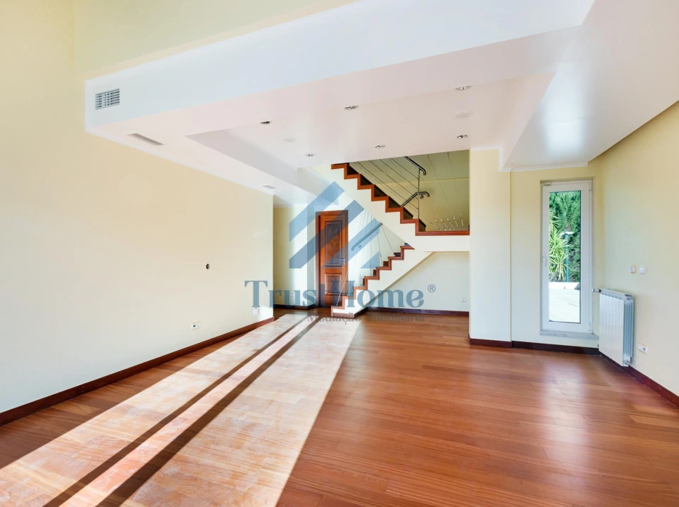 Moradia T6 para Venda em Queluz e Belas Foto 43