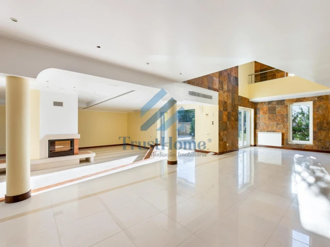 Moradia T6 para Venda em Queluz e Belas Foto 13