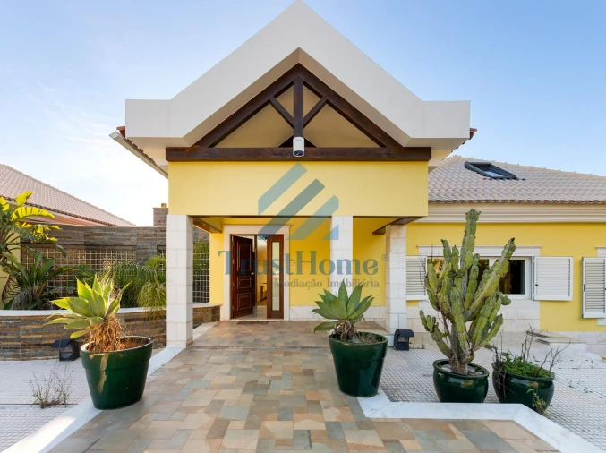 Moradia T6 para Venda em Queluz e Belas Foto 5