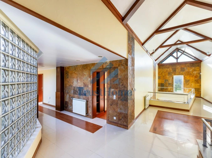 Moradia T6 para Venda em Queluz e Belas Foto 7