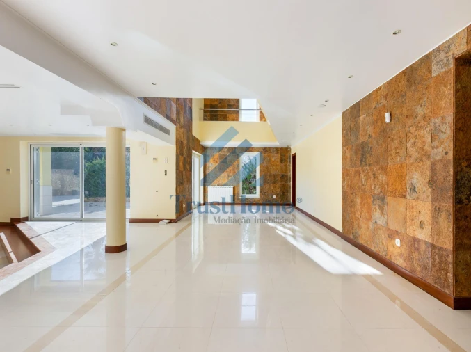 Moradia T6 para Venda em Queluz e Belas Foto 13