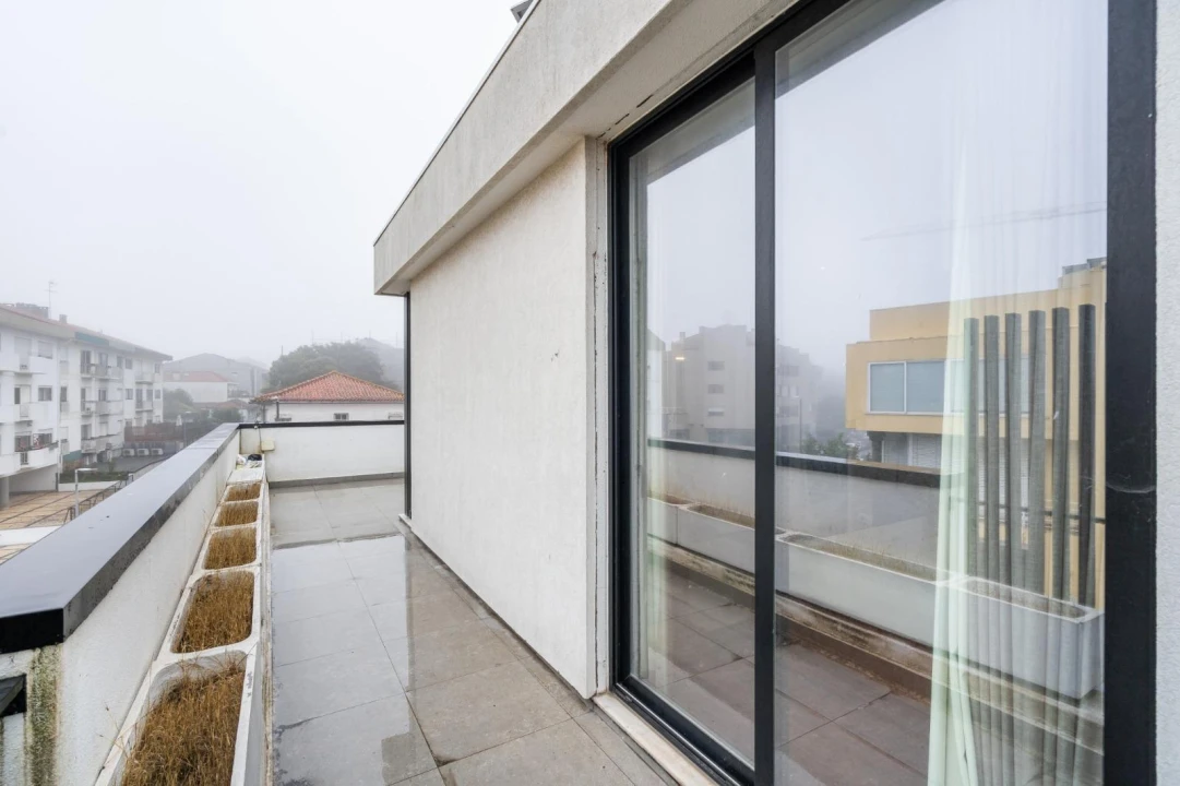 Moradia T3 para Venda em Lordelo do Ouro e Massarelos Foto 33