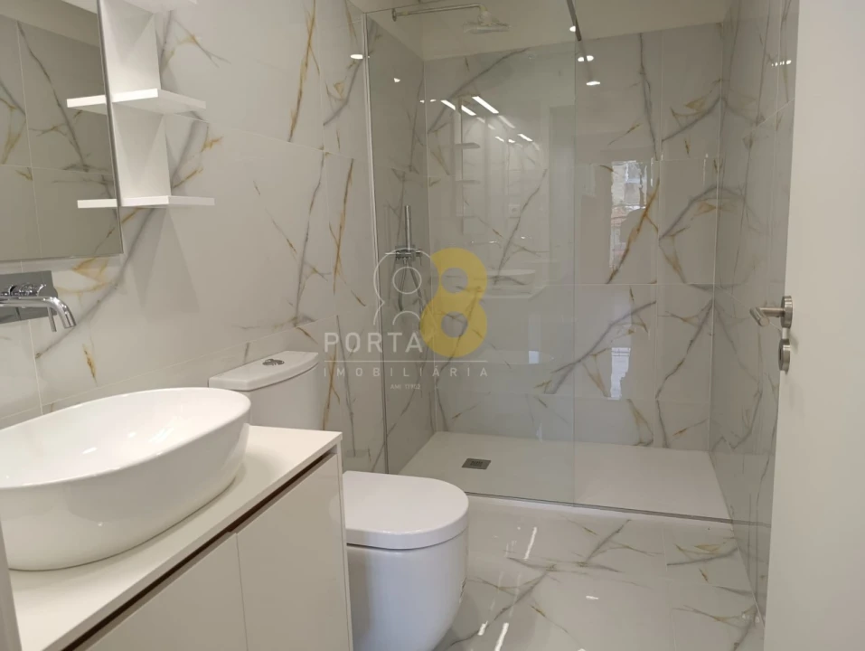 Apartamento para Venda em Cedofeita, Santo Ildefonso, Sé, Miragaia, São Nicolau e Vitória Foto 8