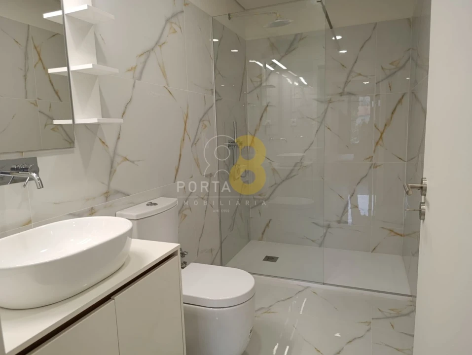 Apartamento para Venda em Cedofeita, Santo Ildefonso, Sé, Miragaia, São Nicolau e Vitória Foto 12